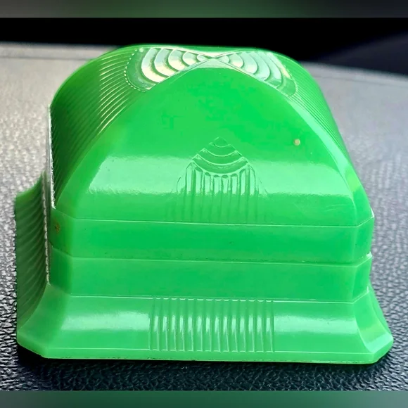 Vintage Green Celluloid Art Deco Ring Box